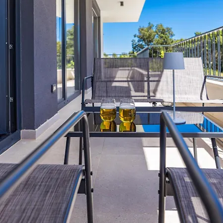 Pollentia Apartment