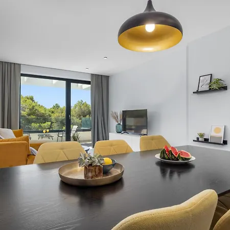 Pollentia Apartment