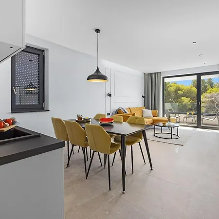 Pollentia Apartment