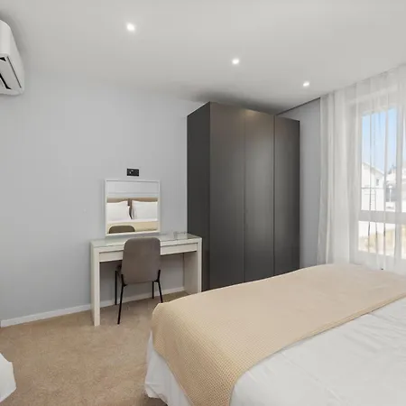Pollentia Apartment *
