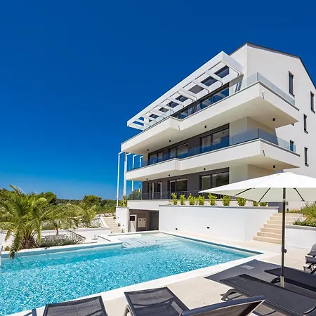 Pollentia Apartment